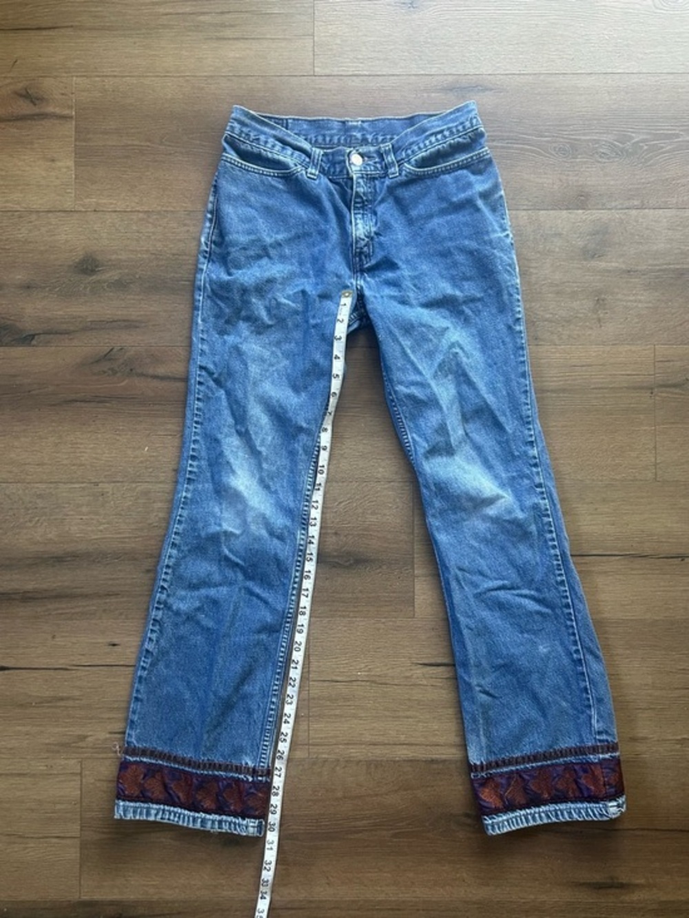 90’s Vintage Levi's L2 Women's Blue Embroidered  flare Jeans